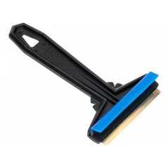 Isskrapa för snö och is från fönstren med ett murska 575 med mässingsblad.