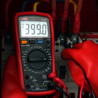 Universal mätare Uni-T UT105+