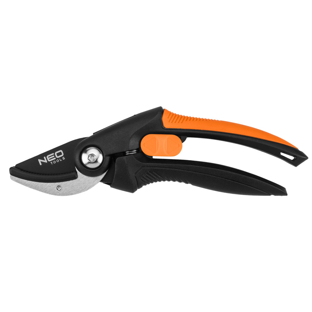 Beskärningssax 210 mm, klippkapacitet upp till 20 mm, material: PP, handtag med TPR-gummibeläggning. Beskärningssax 210 mm, klippkapacitet upp till 20 mm, material: PP, handtag med TPR-gummibeläggning.