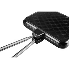 Sandwichgrill för lägereld.