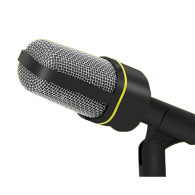 AK143C Mikrofon med stativhållare