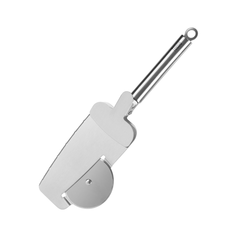 Pizza kniv med skärande skiva, skärande tänder på kanterna och en spade med klämma.