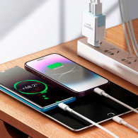 Nätadapter med Power Delivery- och Quick Charge-funktioner 40W