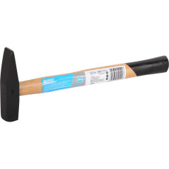 En smedhammare med trähandtag 500g