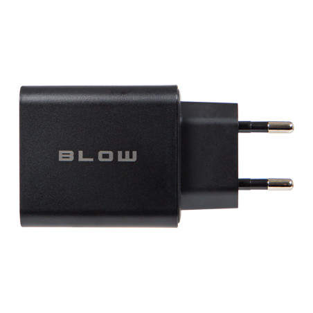 76-023- Nätadapter med dubbla USB-portar + USB-C QC+PD 65W