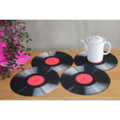 Set med runda bordsunderlägg 4D - VINYL | HandlaSmidigt.se