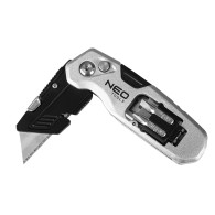 Kniv med vikbart trapezformat blad, 1+3 blad, 2 bitsar.