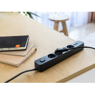 Strömskena med överspänningsskydd TRACER Power Line+ mobile ready 1,5 m (4 uttag + 3x USB A, 5V 2,4A)