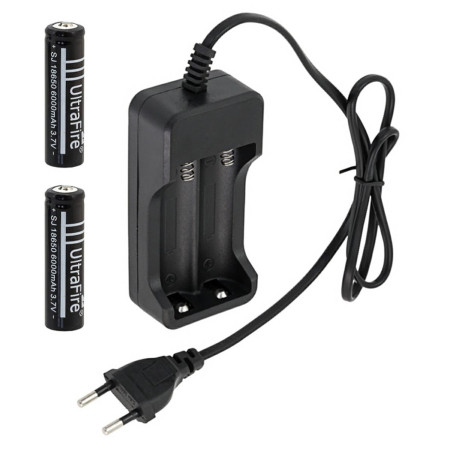 LC5 laddare + 2 x 18650 li-batterier