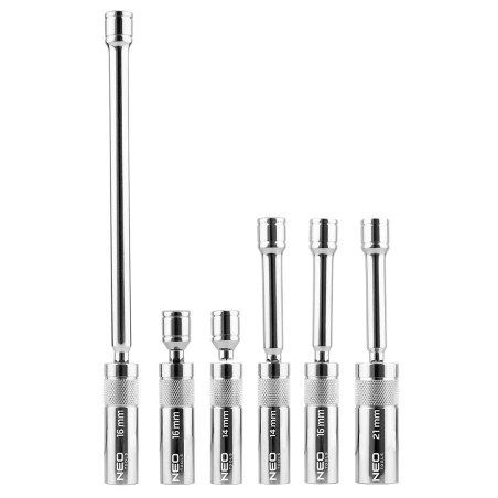 Ett set med ledfogar för tändstift, 6 stycken.