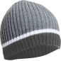 Mössa i akryl med foder i grått och vitt, Lahti.