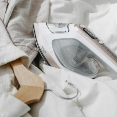 Ångstrykjärn och klädställ i ett, AD 5044