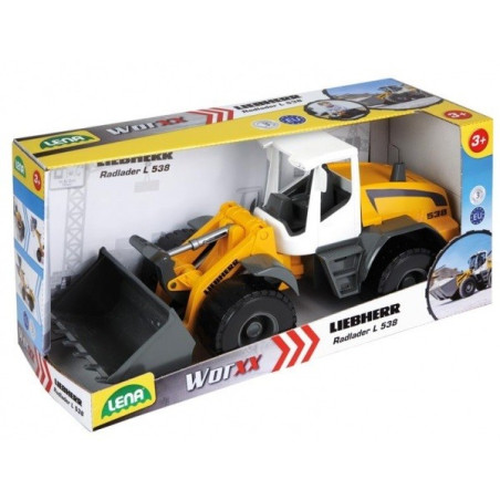 Lena arbetar med en Liebherr skovel på 48 cm i en låda.