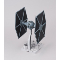 Modell av plast Star Wars Tie Fighter