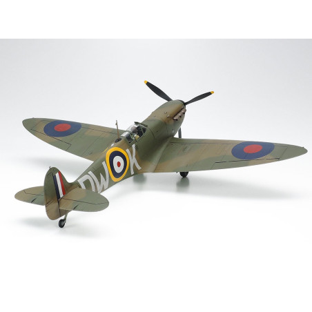 Modell av en plastflygplan Supermarine Spitfire Mk.I.