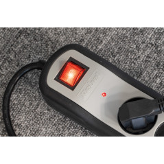 Strömfördelningslist Rebel med 5 uttag och strömbrytare (3m, 3x1,5mm)