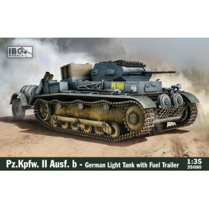 Modell av plast pz.kpfw. ii ausf. b tysk lätt stridsvagn med bränslevagn
