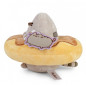 Maskoten Pusheen i en chokladmunk