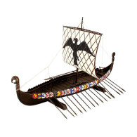 Modell av ett plast vikingaskepp