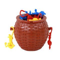 Korg med apor - Aporna som faller - ett skicklighetsspel