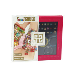 Armbandsmyckeset med pärlor och hängen