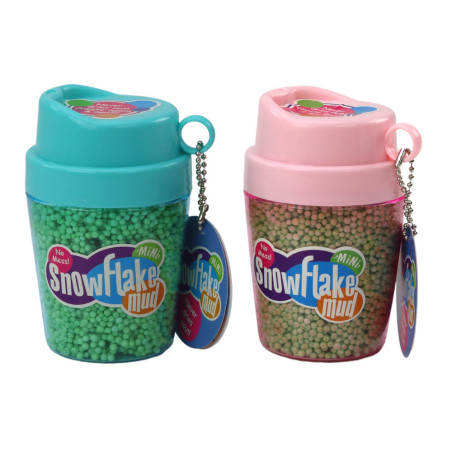 Mjuka Styroporkulor i en grön mugg