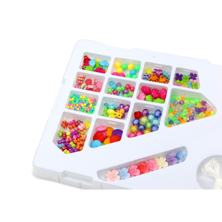 Kreativt pärlset för att skapa smycken DIY