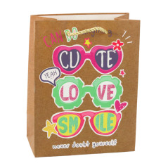 Papperspåse för presenter med färgglada motiv 23 x 18 x 10,5 cm