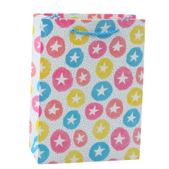 Presentpåse med hjärtan, stjärnor, prickar och ränder i färg 23 x 18 x 10,5 cm