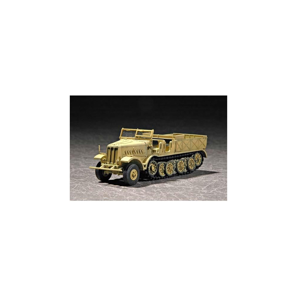 Modell av tysk plast sd.kfz.9 schwere zugkraftwagen 18t typ f3