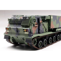 Modell av plast m270a1 multiple launch rocket system