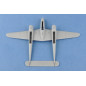 Modell av plast p-38l-5-l0 Lightning, amerikanskt stridsflygplan.