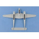 Modell av plast p-38l-5-l0 Lightning, amerikanskt stridsflygplan.
