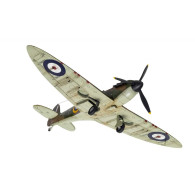 Modell i plast av Supermarine Spitfire Mk.1a i skala 1:48.