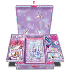 Låda med anteckningsbok och datorrelaterade tillbehör från Pecoware.