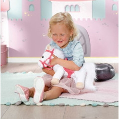 Baby Annabell är en söt liten ponny.