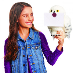 Interaktiv maskot från Wizarding World - Hedwig | HandlaSmidigt.se
