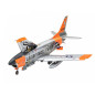 Modell av en plastflygplan f-86d dog sabre i skala 1:48.