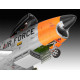 Modell av en plastflygplan f-86d dog sabre i skala 1:48.