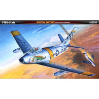 Modell av plast av U.S. Air Force F-86F The Huff 148.