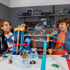 Garage attack gorilla