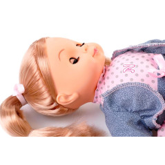 Dockan Natalia talar polska och är 39 cm lång.