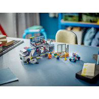 Klocki city 60418 policyjna ciężarówka z laboratorium kryminalnym