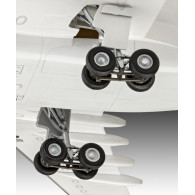 Modell av en plastflygplan Airbus A330-300 Lufthansa 1:144