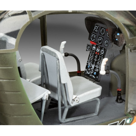Modell av plasthelikopter Alouette II 132
