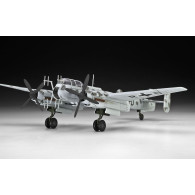 Modell av plastflygplanet Arado Ar-240 i skala 1:72