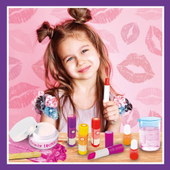 Vetenskaplig uppsättning kallas jag ett geni i ett stort laboratorium för kosmetisk vetenskap.