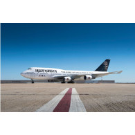 Modell av plast Boeing 747-400 Ed Force One i skala 1:144.