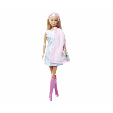 Dockan Steffi Love Steffi i en trendig kappa