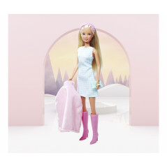 Dockan Steffi Love Steffi i en trendig kappa